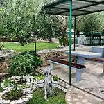 Apartman Stunning In With House Sea View Duće