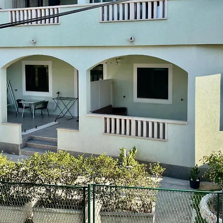 Stunning In With House Sea View *