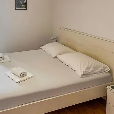 1 Bedroom Nice Apartment In Duce 아파트 Duće